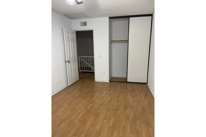 $1000 : Cuarto en Renta, solo hombres. image 4
