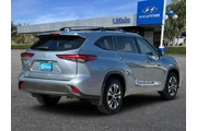 $25499 : Toyota Highlander 2020 AWD X thumbnail