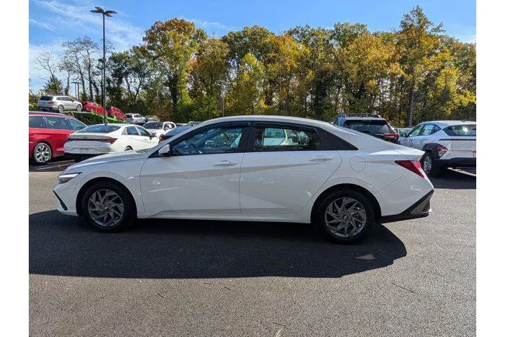 $19944 : Hyundai ELANTRA 2024 SEL 4dr image 6