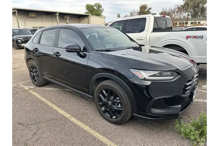 $25658 : Honda HR-V 2024 AWD Sport 4d image 2