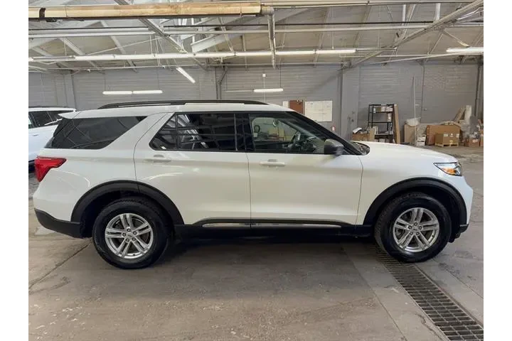 $36990 : Ford Explorer 2024 AWD XLT 4 image 6