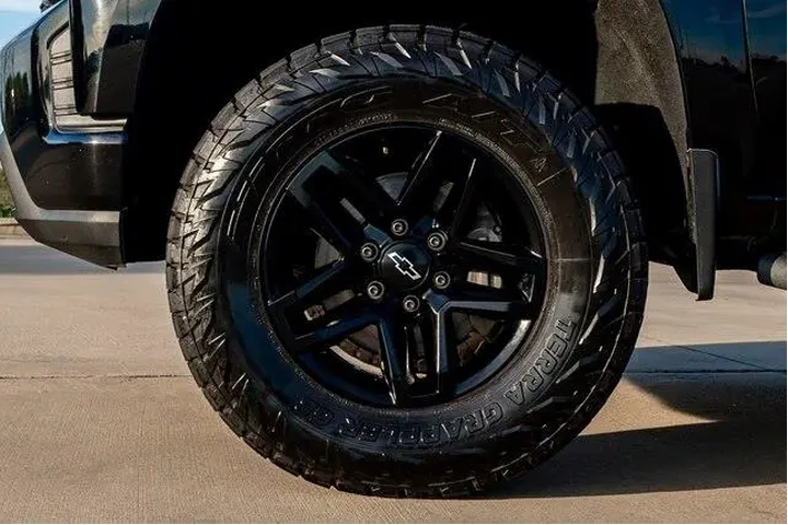 $30898 : Chevrolet Silverado 1500 202 image 6