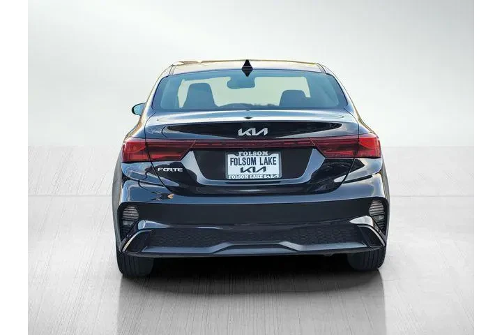 $17846 : Kia Forte 2024 LXS 4dr Sedan image 5