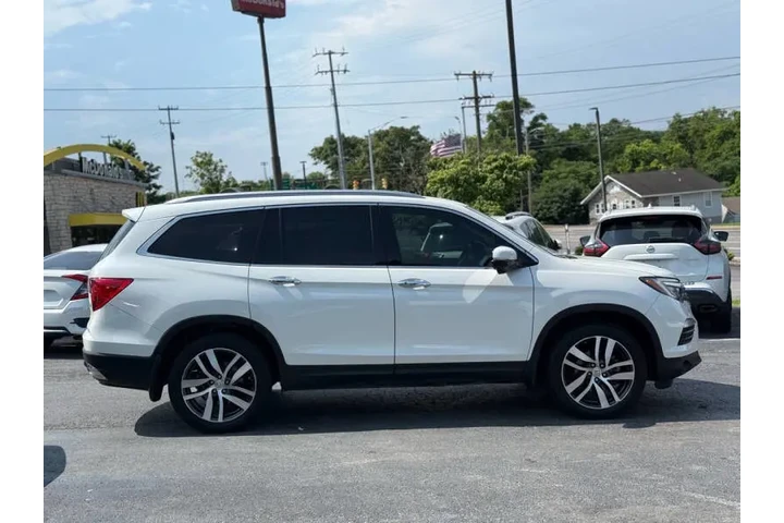 $17495 : 2017 Pilot Touring image 8