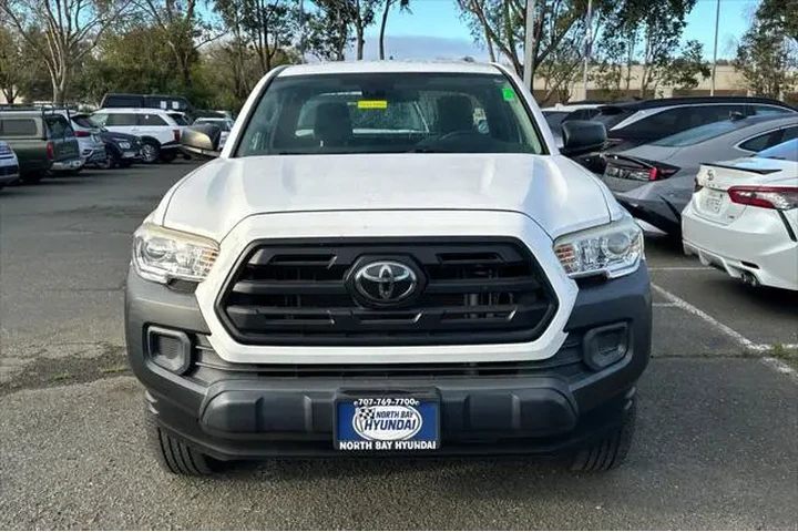 $25990 : Toyota Tacoma 2018 4x2 SR 4d image 5