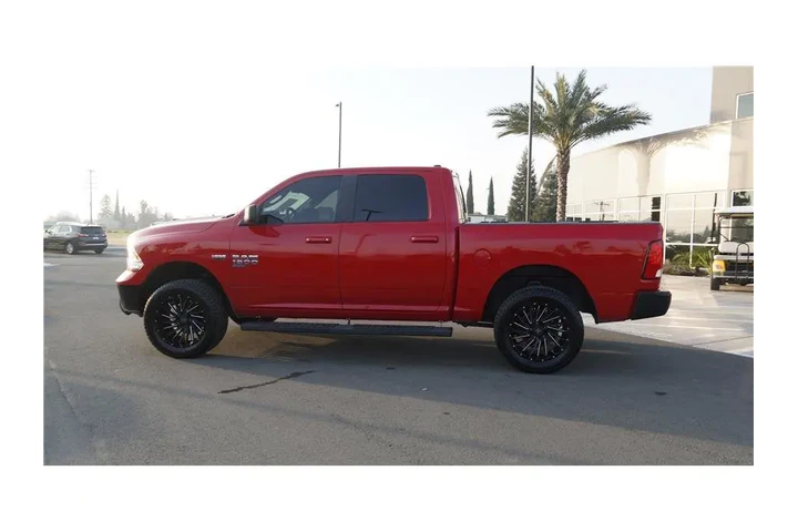 $25250 : 2019 1500 Classic SLT image 9