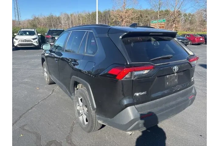 $29636 : Toyota RAV4 2024 AWD XLE 4dr image 7