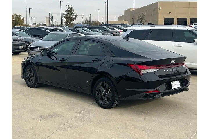 $14499 : Hyundai ELANTRA 2021 SEL 4dr image 10