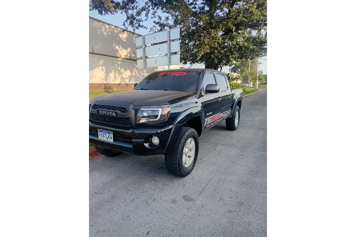 $13000 : Toryota tacoma SR5 4X4 image 4