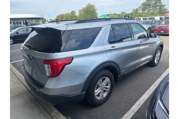 $30895 : Ford Explorer 2022 AWD XLT 4 image 5