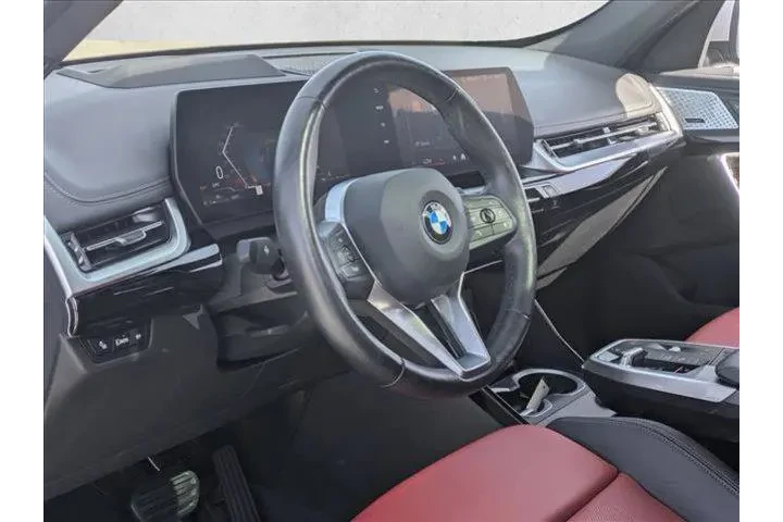 $33393 : BMW X1 2024 AWD xDrive28i 4d image 10