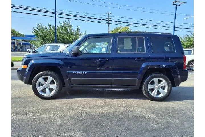 $11999 : Jeep Patriot 2017 4x4 Latitu image 4