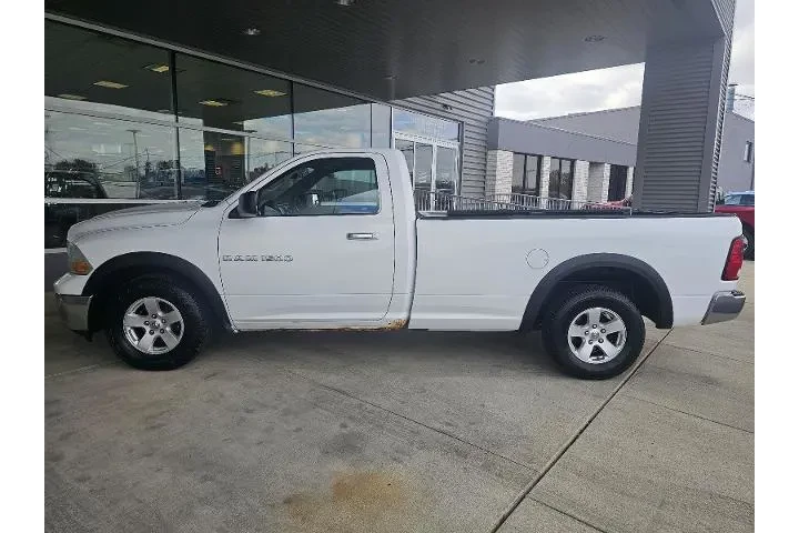 $6990 : Ram 1500 2012 4x2 SLT 2dr Re image 2