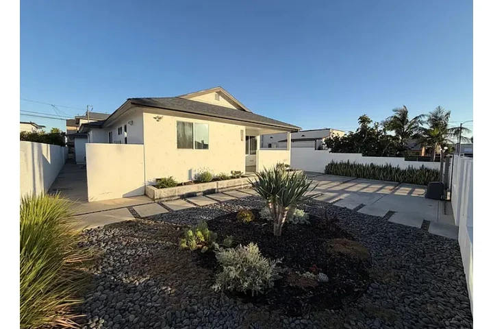 $2100 : READY NOW in ✅ Los Angele, CA✅ image 2