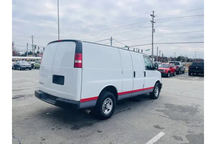 $10999 : 2017 Express 3500 image 5