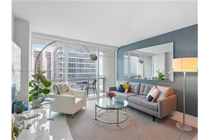 $6750 : Rental property with 1 bedro image 8