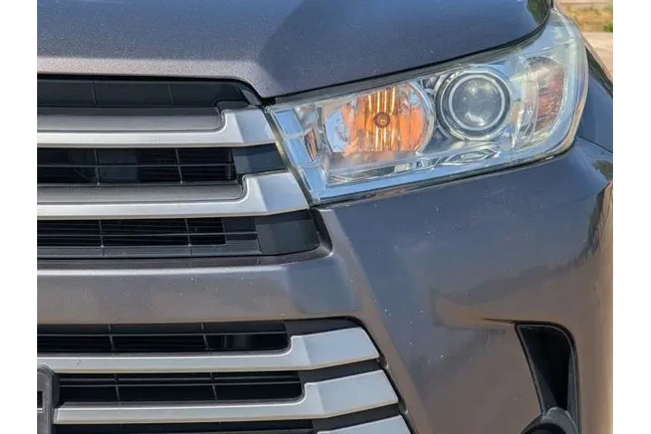 $19499 : Toyota Highlander 2019 LE 4d image 9