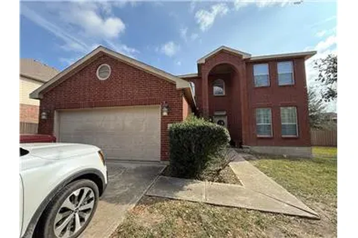 $1995 : Rental property with 4 bedro image 1