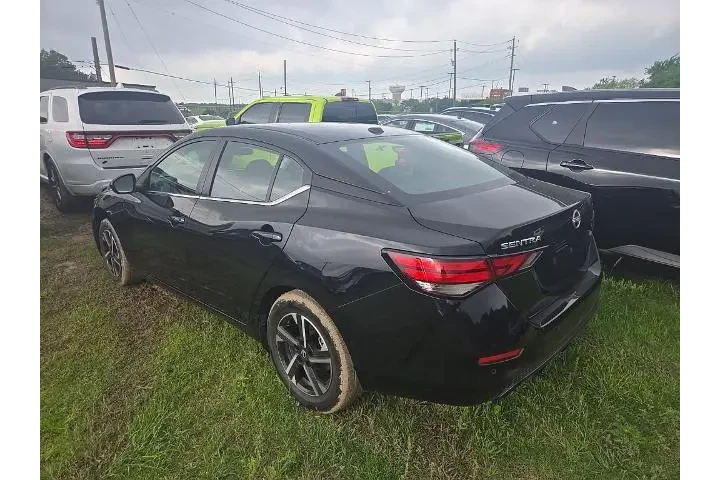 $20319 : Nissan Sentra 2024 SV 4dr Se image 2