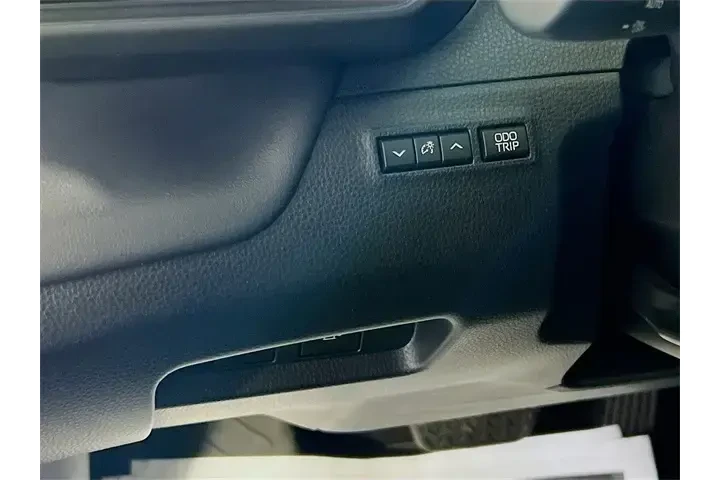 $39900 : Toyota Crown 2025 AWD Limite image 10