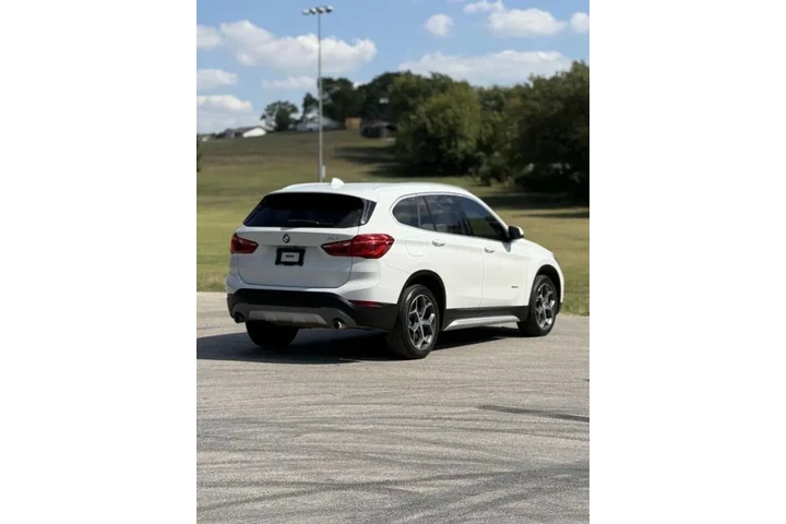 $12990 : 2018 BMW X1 sDrive28i image 5