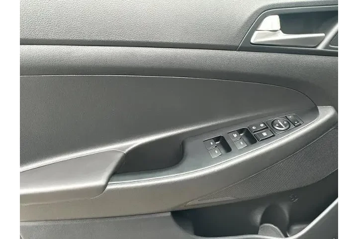 $22990 : Hyundai TUCSON 2021 Value 4d image 10