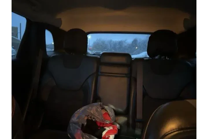 $11055 : Jeep Cherokee 2017 4x4 Trail image 6