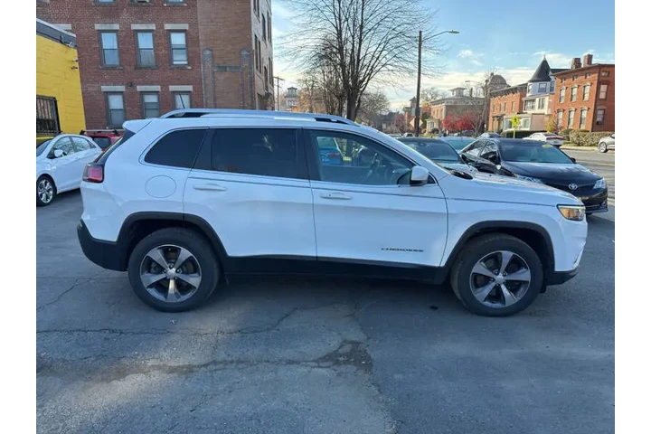 $12999 : 2019 Cherokee Limited image 6