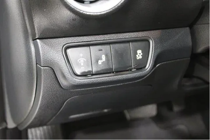 $20982 : Kia Forte 2023 LXS 4dr Sedan image 7