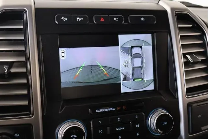 $31285 : Ford F-150 2020 4x4 Platinum image 6