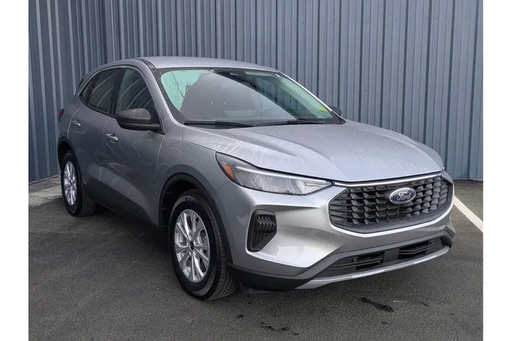 $27485 : Ford Escape 2023 Active 4dr image 2