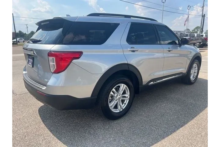 $17851 : Ford Explorer 2020 AWD XLT 4 image 5