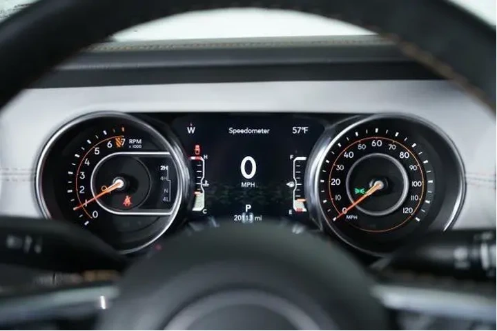 $33997 : Jeep Gladiator 2021 4x4 High image 3