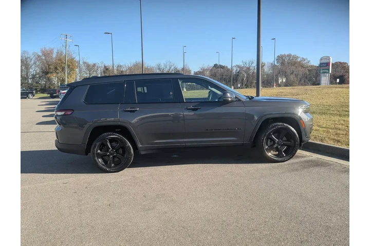 $29242 : Jeep Grand Cherokee L 2022 4 image 2