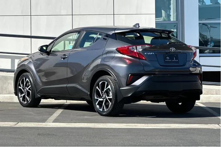 $21900 : Toyota C-HR 2022 XLE 4dr Cro image 5