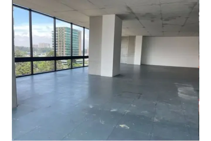 $2806 : AMPLIA OFICINA EN RENTA EN ZON image 2