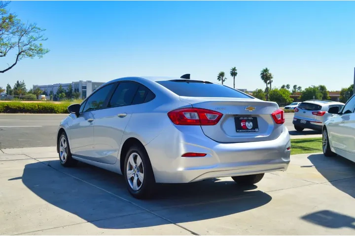 $9995 : Used 2017 Cruze 4dr Sdn Auto image 3