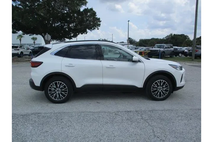 $29995 : Ford Escape Plug-In Hybrid 2 image 8