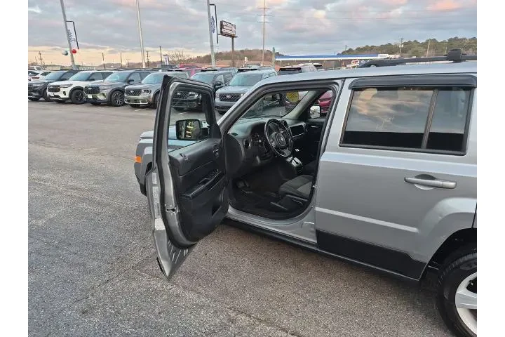 $3488 : Jeep Patriot 2017 Latitude 4 image 8