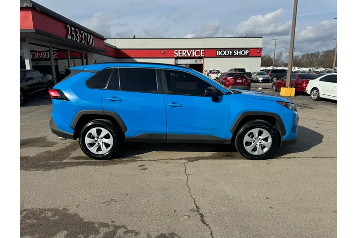 $15980 : 2019 RAV4 LE AWD (Natl) image 1