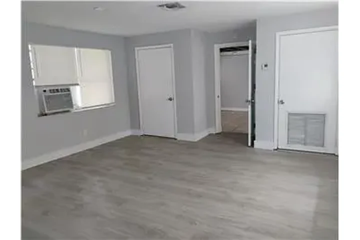 $1975 : Rental property with 2 bedro image 6