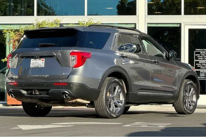 $27971 : Ford Explorer 2022 AWD XLT 4 image 4