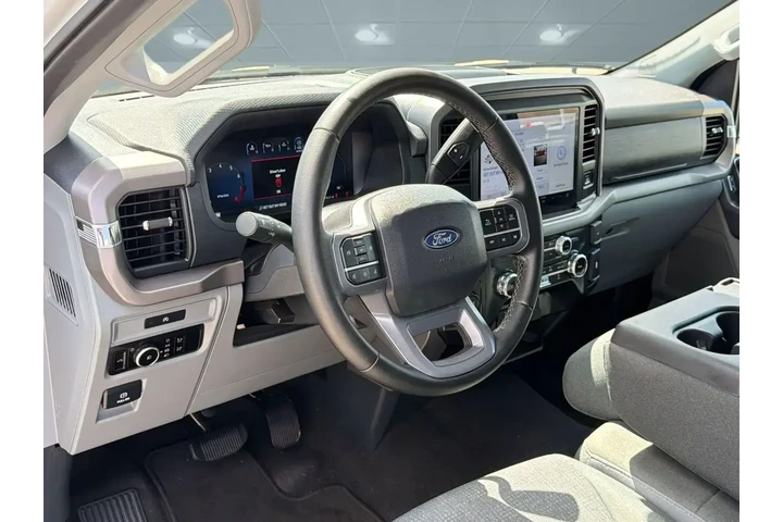 $39997 : Ford F-150 2025 4x2 XLT 4dr image 4