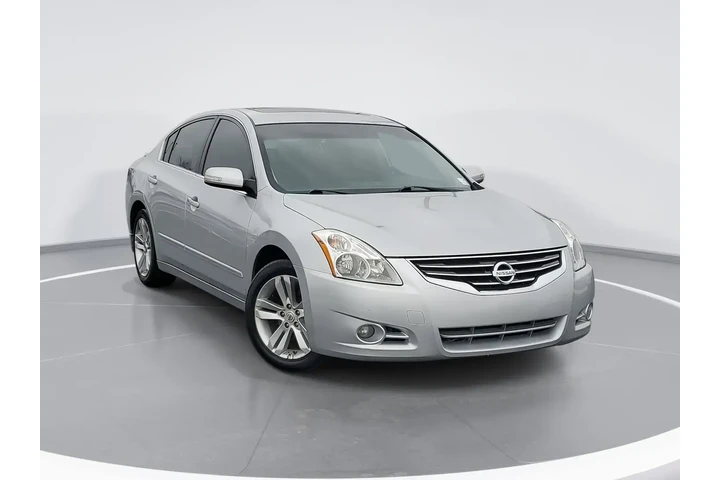 $7850 : Nissan Altima 2012 3.5 SR 4d image 2
