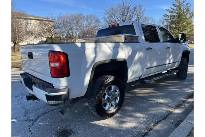$34995 : 2019 GMC Sierra 3500HD Denali image 7