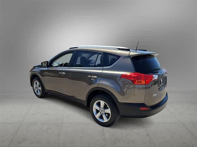 $16990 : Pre-Owned 2015 Toyota RAV4 XLE image 3