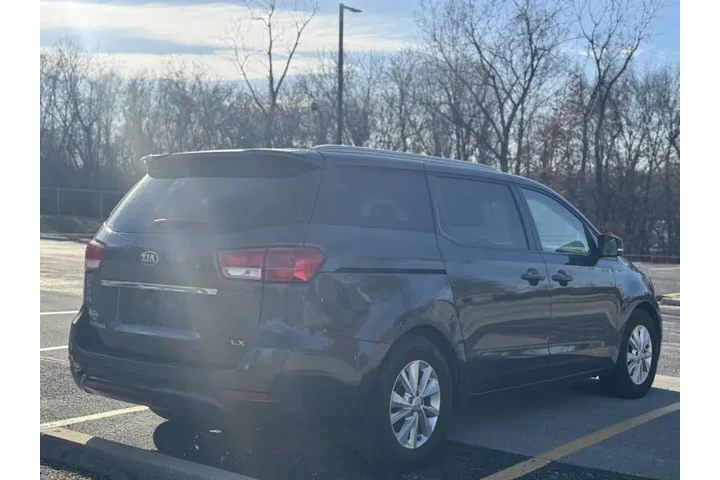 $6999 : 2017 Sedona LX image 5