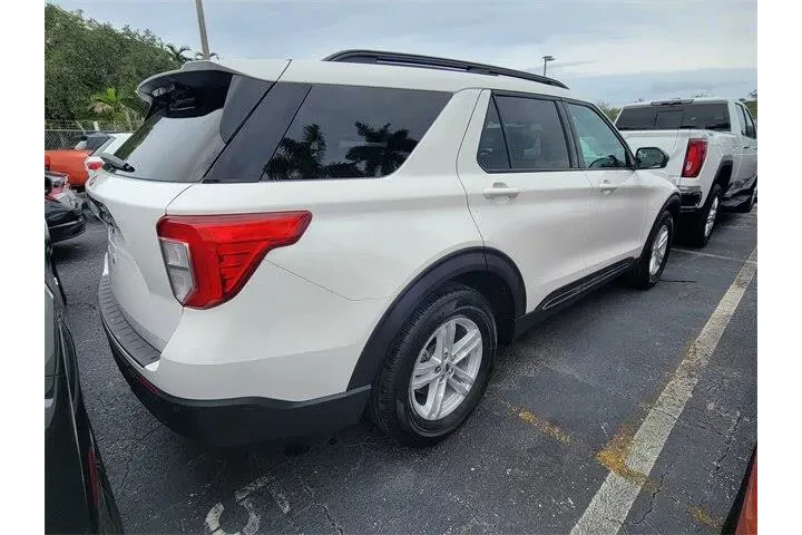 $29990 : Ford Explorer 2023 XLT 4dr S image 3