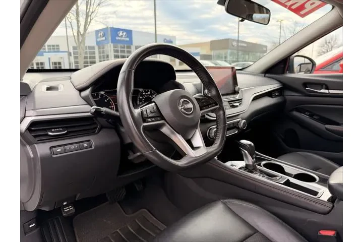 $21952 : Nissan Altima 2024 2.5 SR 4d image 9