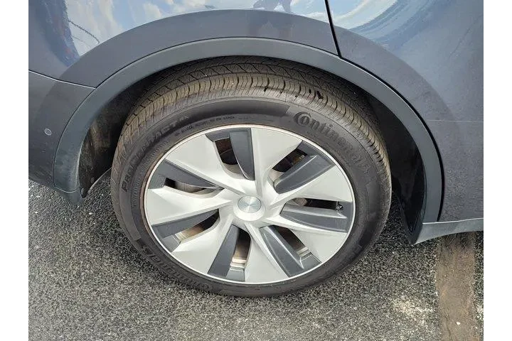 $29295 : Tesla Model Y 2022 AWD Long image 9